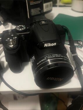 2013 Nikon Digital Camera Coolpix p520